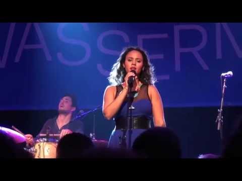 Mayra Andrade - Build It Up - Live in Berlin (12/17)