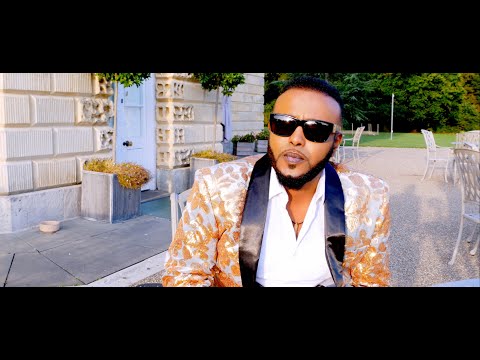 AHMED ZAKI  - Official Video CASHAR