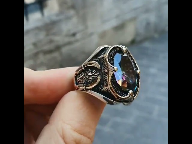 خاتم فاخر نحت يدوي من الفضة الخالصة - مرصع بحجر الكسندرايت راقي