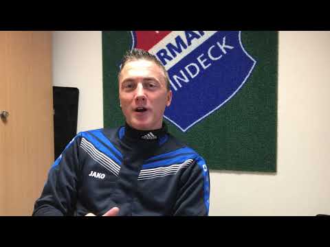 Trainer Marcus Voike vor dem Pokalkracher gegen Viktoria Arnoldsweiler.