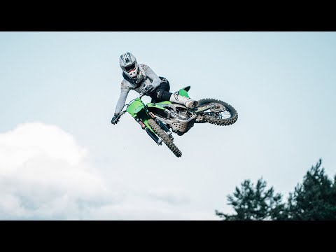 Kawasaki KX250 und KX450 Modelle 2022 im CrossNews-Test
