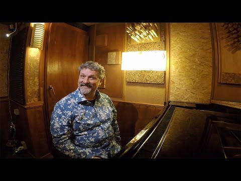 Loco Ironico: Anarchy In The UK