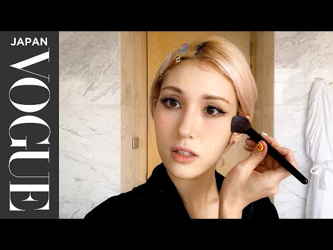 K−Popアイドル、チョン・ソミが、朝のスキンケアと新曲メイクを紹介。| Beauty Secrets | VOGUE JAPAN
