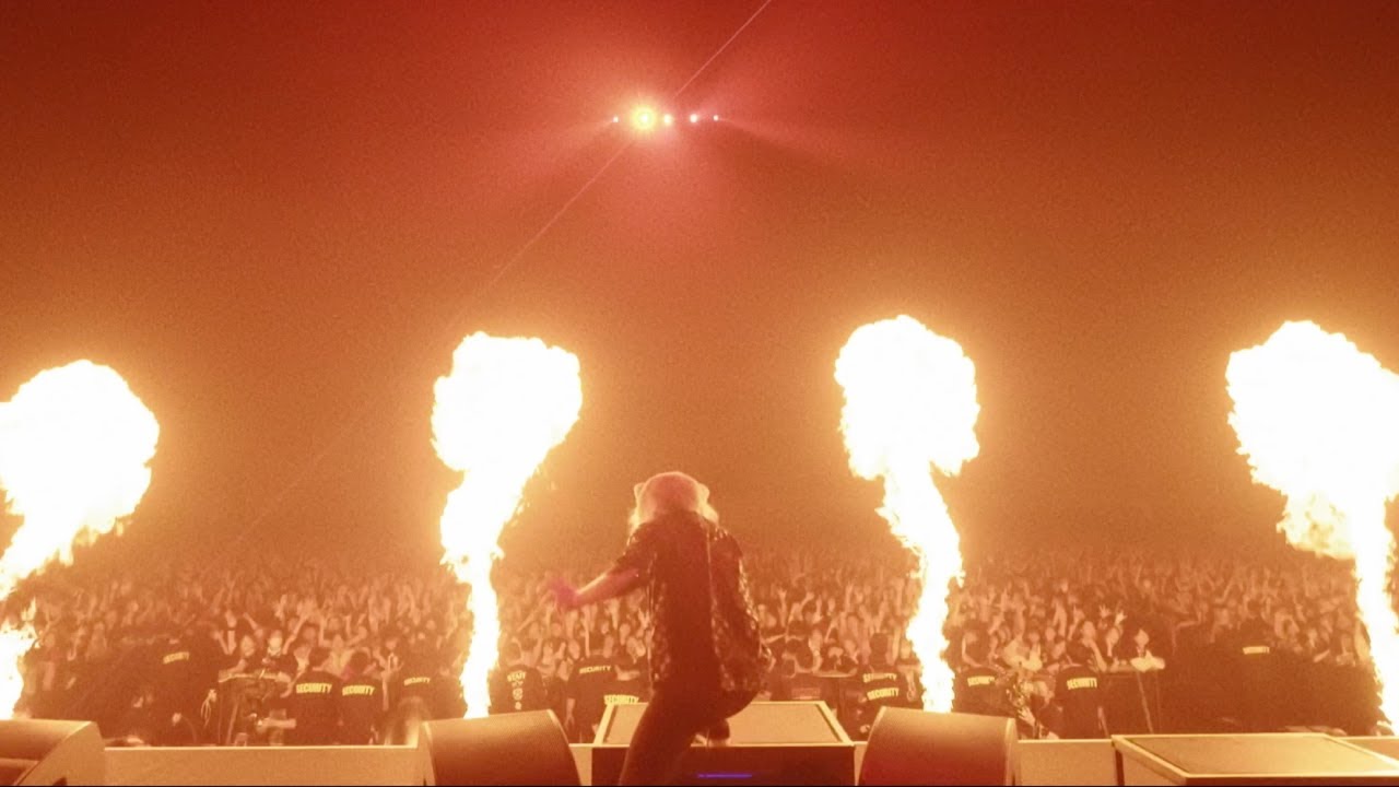 MAN WITH A MISSION 「REACHING FOR THE SKY」(Live at Kアリーナ横浜）