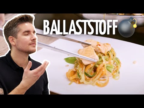 Asiatische Gemüsenudeln - VIEL Gemüse & WENIG Kohlenhydrathe