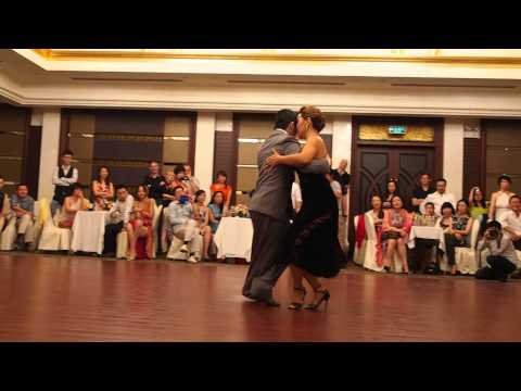Jonatan Aguero y Vivian Yeh 2/2 @ 2013 Shanghai tango festival