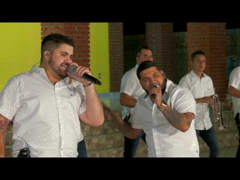 La Camioneta Gris (En Vivo) - Banda Corona Del Rey