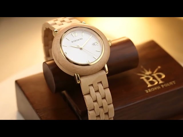 ساعة خشبية نسائية