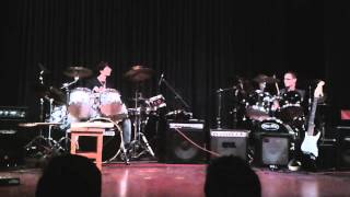 Drum Battle (Godsmack Cover) - Rodrigo Miguélez VS Francisco Páez