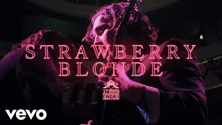 Alexis Kings - Strawberry Blonde