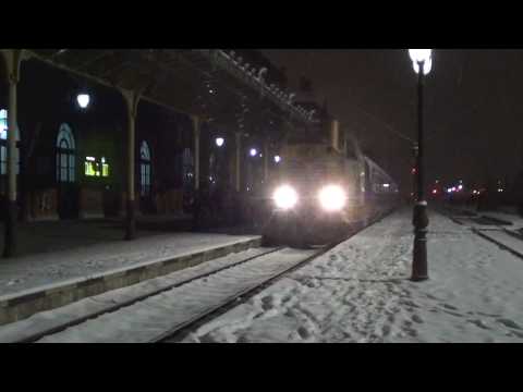 Trenul R5565 Botosani - Suceava Nord intra in statia Suceava cu H615 - 08.02.2017