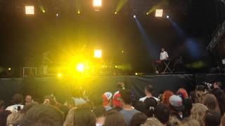 Oscar and the Wolf - Bloom (Oh My Baby) (live @ Mainsquare Fest, Arras)