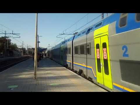 treno in transito alla stazione di fara Sabina provincia di Rieti regione Lazio Italia
