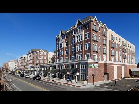 Short-term furnished apartments at AMLI Evanston