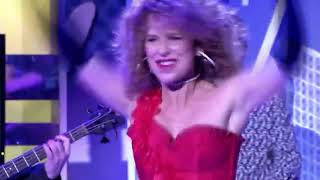 Actuación-REGALA OLE’STAR con Vicky Larraz