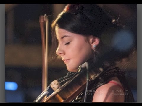 CIAW 2012 #006 Chrissy Crowley in concert. [2/3]