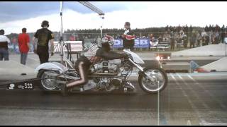 preview picture of video 'Bechyne, Cz. dragrace 2011 Part 4: Marc van den Boer New supercharged Harley dragbike, first pass.'