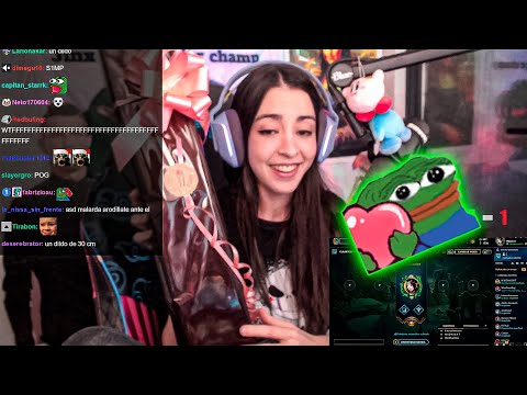 Xavi le regala una rosa de plástico a Nissa 😍