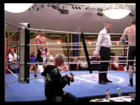 Tony Steele - Knocks out opponent in 11 seconds!