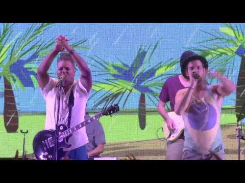 Alma Djem feat. Ivo Mozart - Banho de Chuva (Ao Vivo no Lago Paranoá)