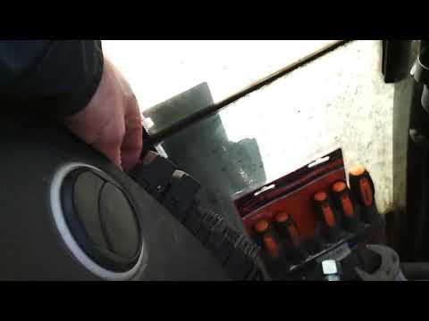 Звенит реле на JCB 4CX