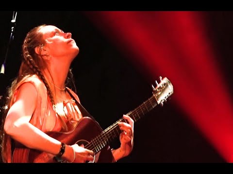 ANNA B SAVAGE live in Rotterdam (4K)