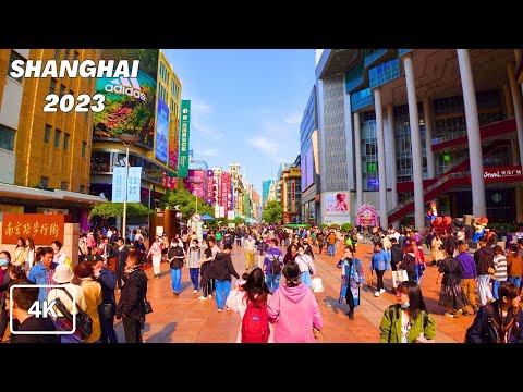 A rua comercial mais famosa de Xangai | City Walk Tour em East Nanjing | 4K Primavera de 2023
