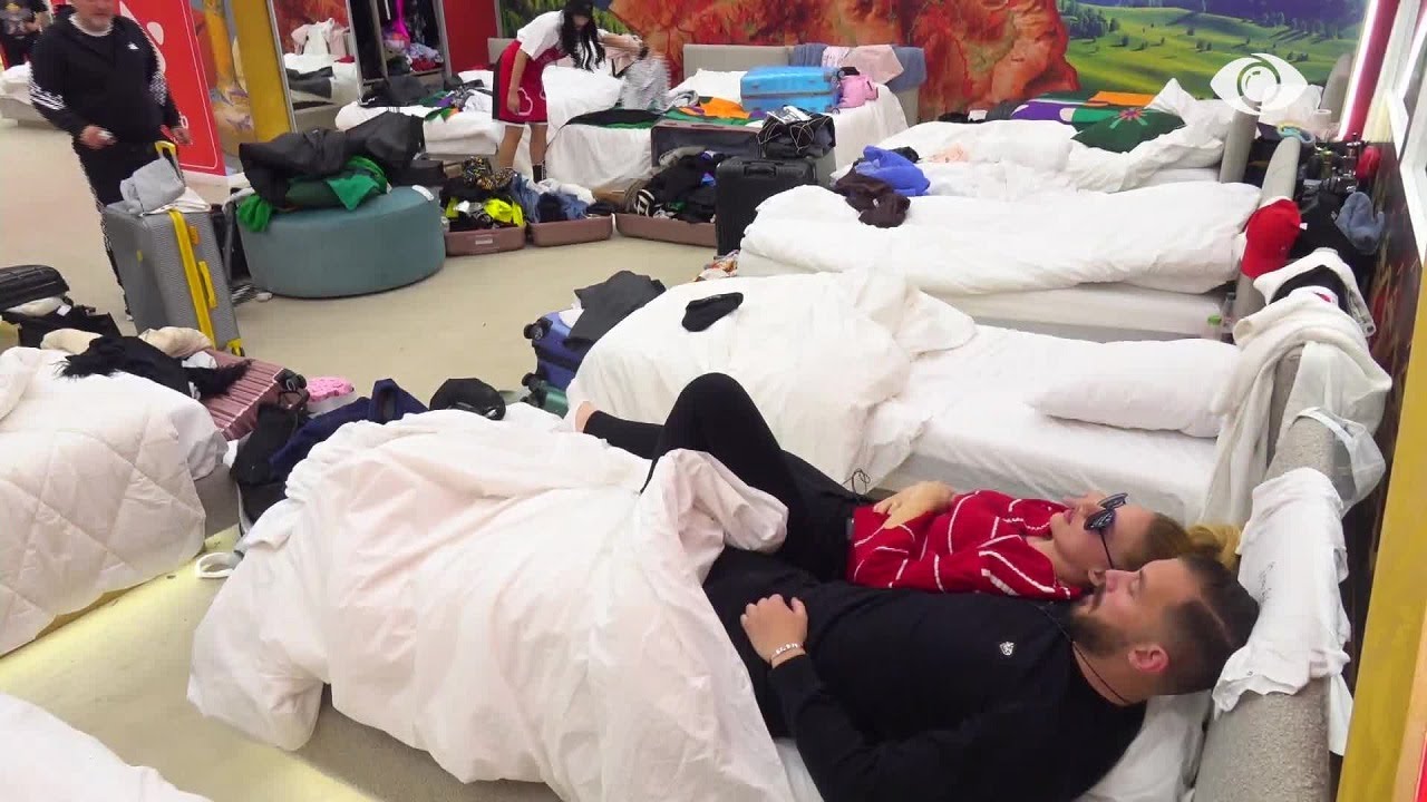 “Edhe 5 minuta”/ Heidi shtrihet në shtrat me Romeon