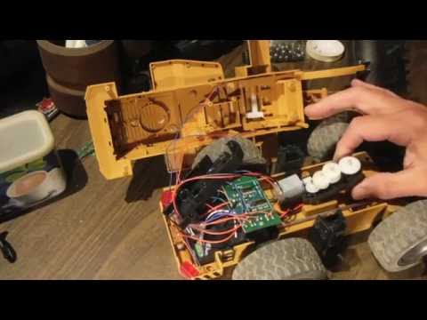 A look Inside The HuiNa Toys1520 Six Channel 1/14 RC Metal Bulldozer