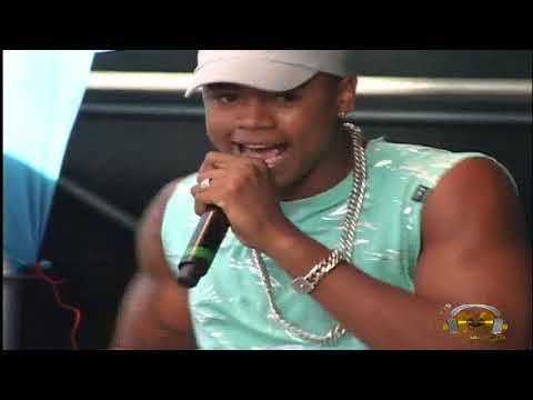 Parangolé com Leo Santana no Muquiverão 2007  MoReNo CDs Divulgações & Reliquias do Pagodão