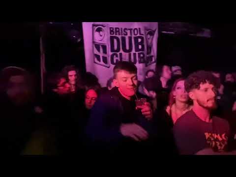 Iration Steppas ft. Michael Prophet - Mighty Special