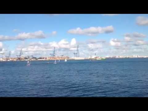 El Arctic Sunrise de Greenpeace, en Gran Canaria contra las prospecciones