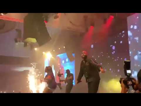 Fans Go Wild As Tiwa Savage Joins Davido On Stage to Perform ‘Koroba’ | WATCH