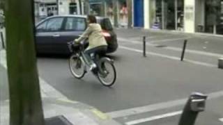 preview picture of video 'Diário de Viagem por Patricia Storni - Bicicletas em Paris'