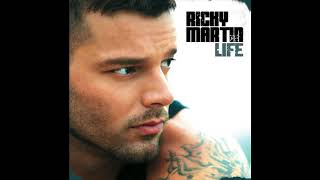 Ricky Martin   Déjate Llevar It's Alright en español. (C) 2005 Sony Music Entertainment.