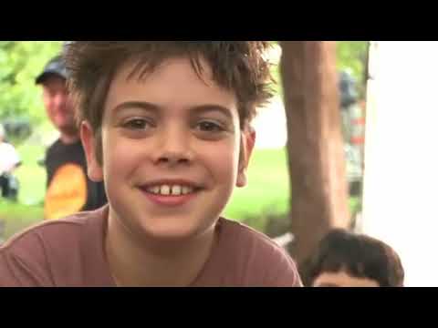 HBO First Look: How to Eat Fried Worms (2006)