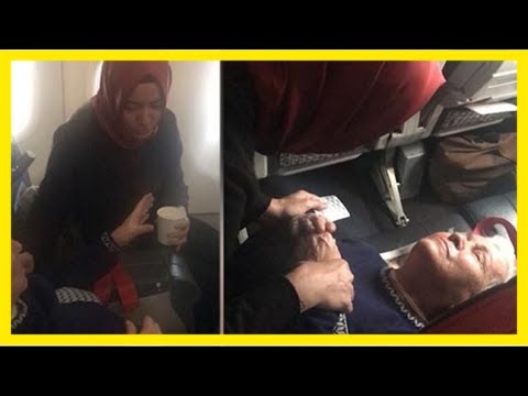 Bakan'dan uçakta fenalaşan yolcuya müdahale