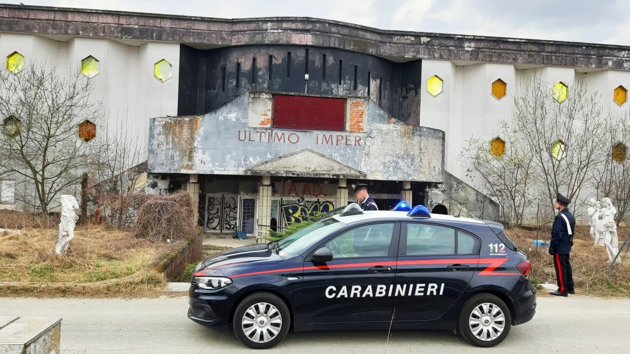 LA MORTE UMILIANTE DELLA DISCOTECA PIÙ GRANDE D'EUROPA - QUI DENTRO HA SUONATO IL RE GIGI D'AGOSTINO