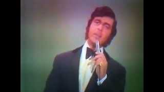 Engelbert Humperdinck- &quot;Spinning Wheel&quot;