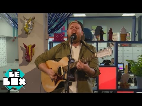 Tom Walker - Wonderwall (Oasis cover) (live) | BeBox Live Sessions