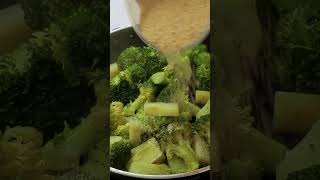 BROCCOLI IN PADELLA AL PARMIGIANO #broccoli #ricetta #shorts