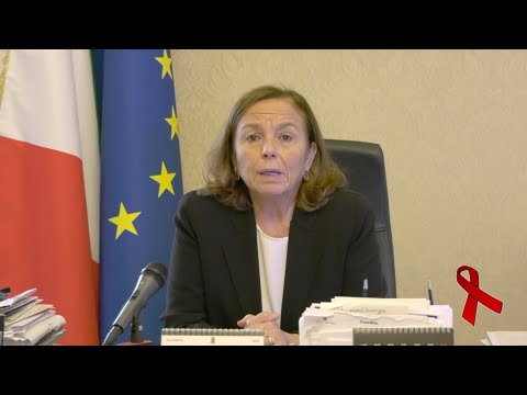 Violenza su donne, la ministra Lamorgese: denunciate, lo Stato è con voi 