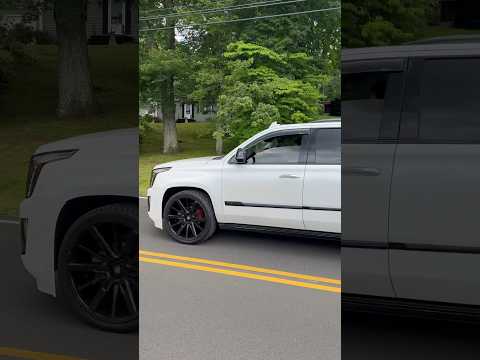 Escalade ESV 😍. Love them houses on wheels 🛞.w/@cars4lyfe_1 . #cars #escalade #suv