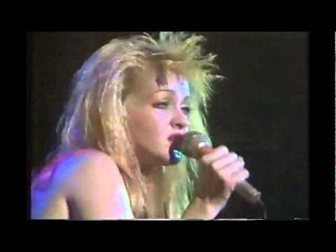 Cyndi Lauper - What's Going On (Live In Tokyo - 1986)