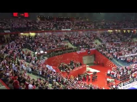 NIESAMOWITY MAZUREK DĄBROWSKIEGO ODŚPIEWANY A CAPELLA W KRAKOWSKIEJ ARENIE!