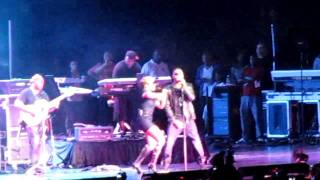 Mary J Blige w Trey Songz LIVE - HOOD LOVE.MOV