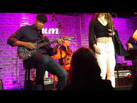 Bernie williams playing jazz in iridium