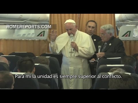 Francisco en rueda de prensa: “Benedicto renunció con Ciencia y Teología. Hay un solo Papa”