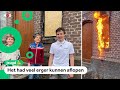 Jongens blussen brand in kerk