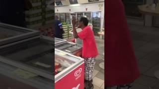 Cocolo... Sa pété au supermarché